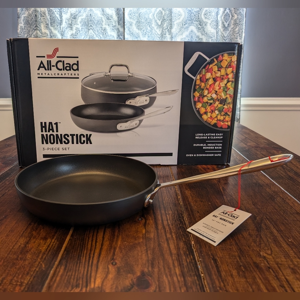 All-Clad 3 piece set 'HA1 Nonstick' - Picture 6 of 8